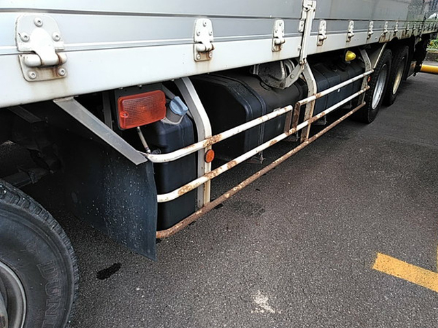 三菱ふそうスーパーグレートアルミウイング大型（10t）[写真11]