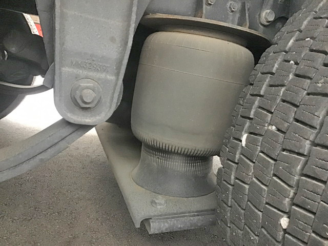 三菱ふそうスーパーグレートアルミウイング大型（10t）[写真14]