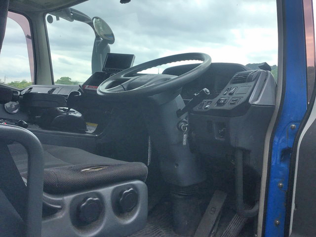 三菱ふそうスーパーグレートアルミウイング大型（10t）[写真23]