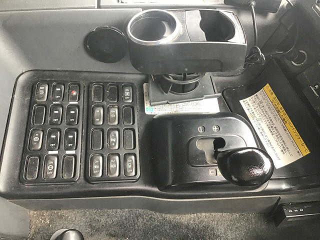 三菱ふそうスーパーグレートアルミウイング大型（10t）[写真29]