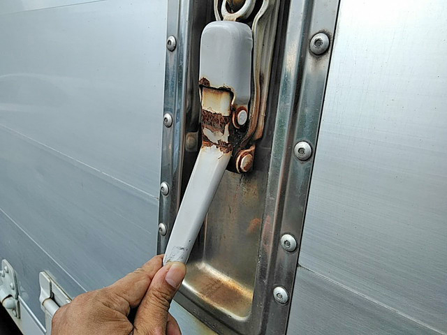 三菱ふそうスーパーグレートアルミウイング大型（10t）[写真08]