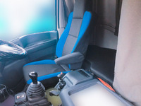 いすゞギガアルミウイング大型（10t）[写真14]