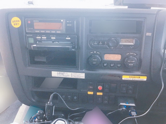 いすゞギガアルミウイング大型（10t）[写真19]