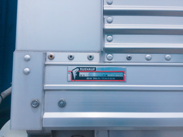 いすゞギガアルミウイング大型（10t）[写真06]