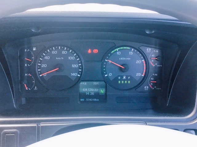 三菱ふそうスーパーグレートアルミウイング大型（10t）[写真15]