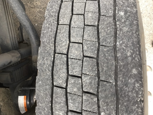 いすゞギガトレーラーヘッド（トラクターヘッド）大型（10t）[写真09]