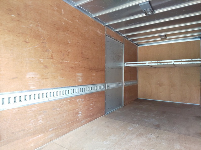 いすゞエルフアルミバン小型（2t・3t）[写真17]