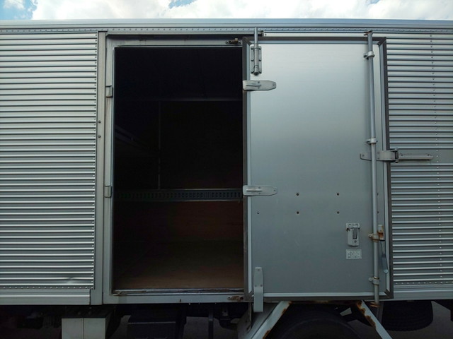 いすゞエルフアルミバン小型（2t・3t）[写真07]