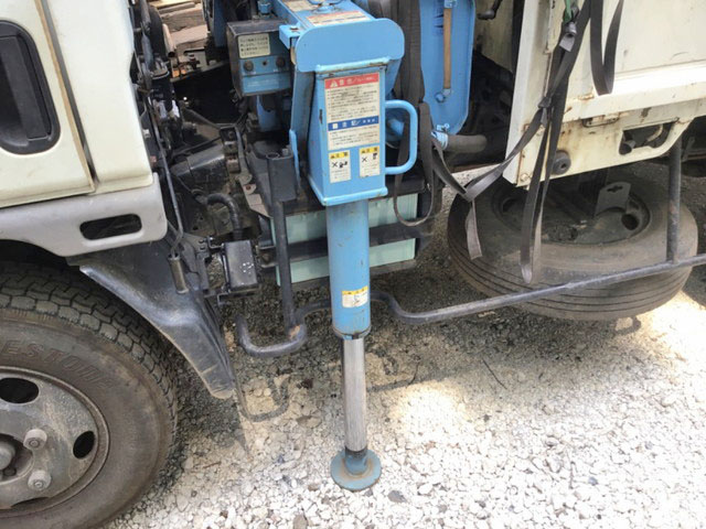 三菱ふそうキャンタークレーン3段小型（2t・3t）[写真04]