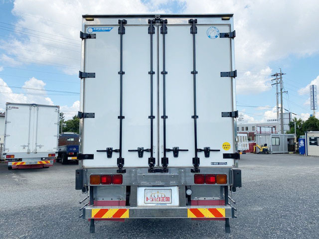 いすゞギガ冷蔵冷凍ウイング大型（10t）[写真11]