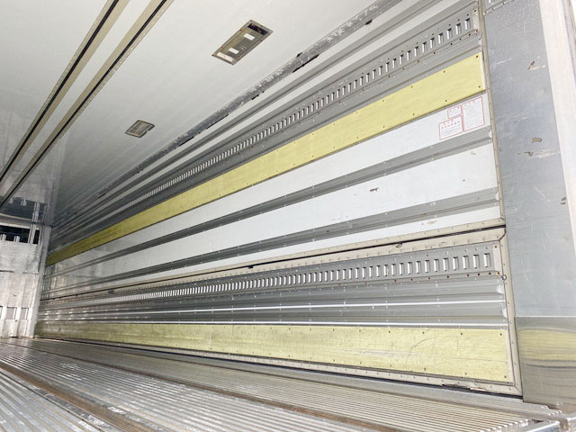 いすゞギガ冷蔵冷凍ウイング大型（10t）[写真14]