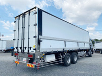 いすゞギガ冷蔵冷凍ウイング大型（10t）[写真02]