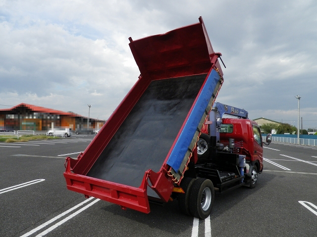 日野デュトロダンプ・クレーン付小型（2t・3t）[写真02]