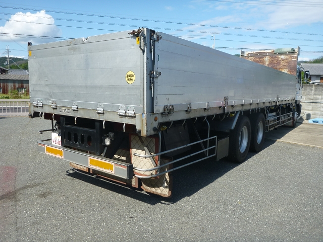 いすゞギガアルミブロック大型（10t）[写真02]