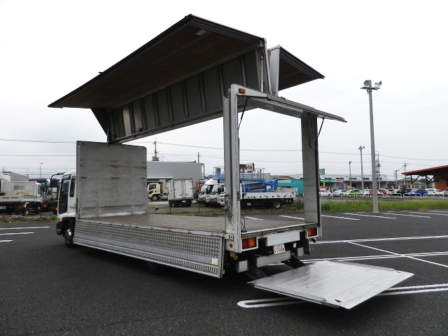 いすゞフォワードアルミウイング中型（4t）[写真02]