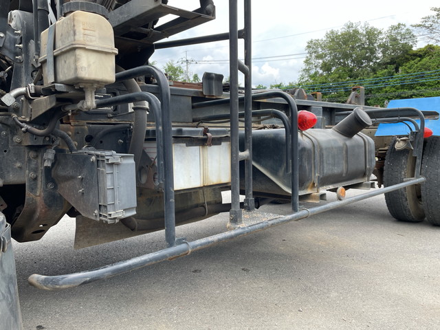 UDトラックスコンドルアームロール中型（4t）[写真16]