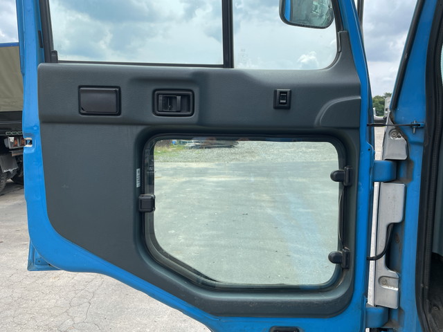 UDトラックスコンドルアームロール中型（4t）[写真25]