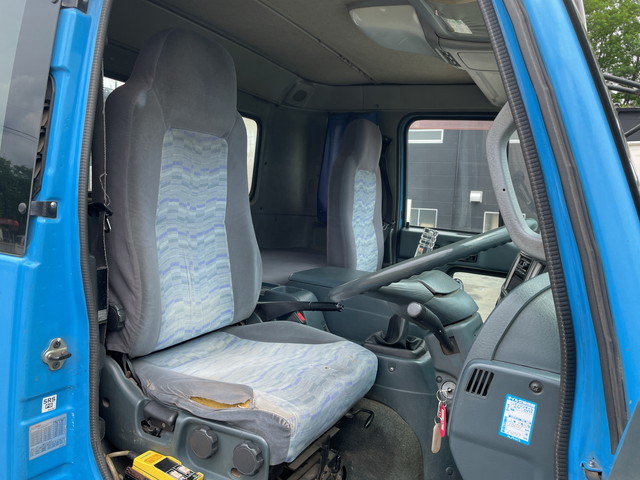 UDトラックスコンドルアームロール中型（4t）[写真27]