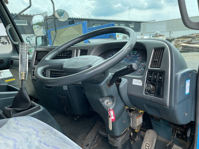 UDトラックスコンドルアームロール中型（4t）[写真28]