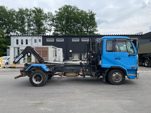 UDトラックスコンドルアームロール中型（4t）[写真08]