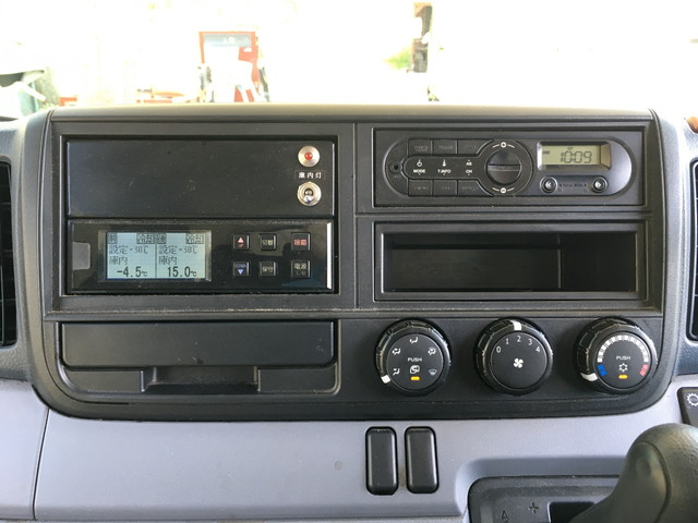 三菱ふそうキャンター冷凍車（冷蔵車）小型（2t・3t）[写真35]