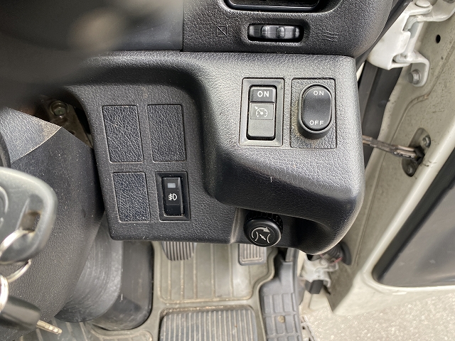 日野レンジャー冷凍車（冷蔵車）中型（4t）[写真18]