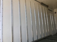 いすゞエルフ冷凍車（冷蔵車）小型（2t・3t）[写真13]