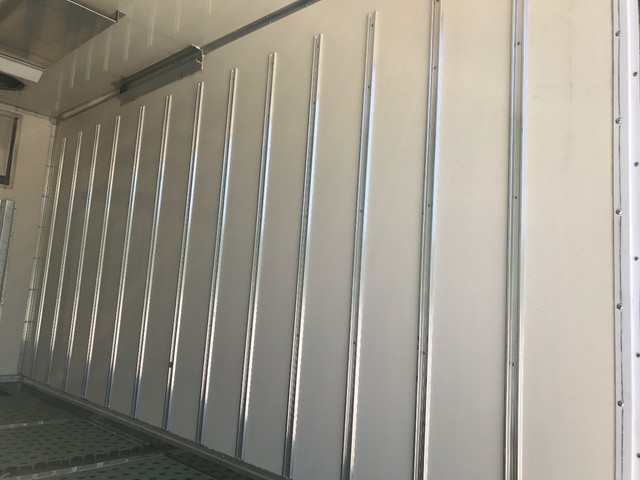 いすゞエルフ冷凍車（冷蔵車）小型（2t・3t）[写真14]