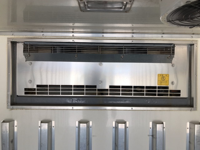 いすゞエルフ冷凍車（冷蔵車）小型（2t・3t）[写真16]