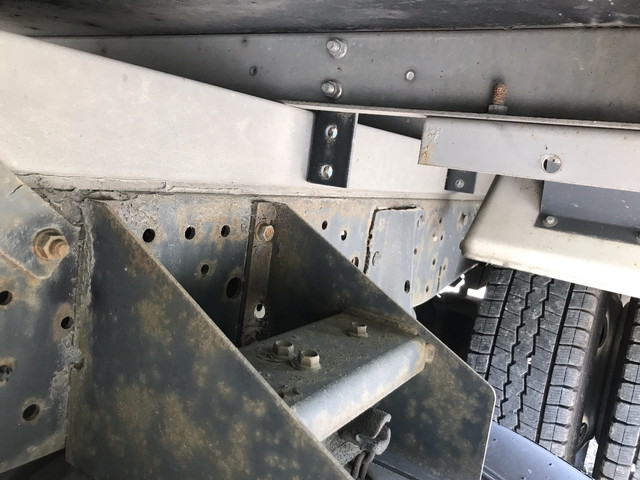 いすゞエルフ冷凍車（冷蔵車）小型（2t・3t）[写真24]