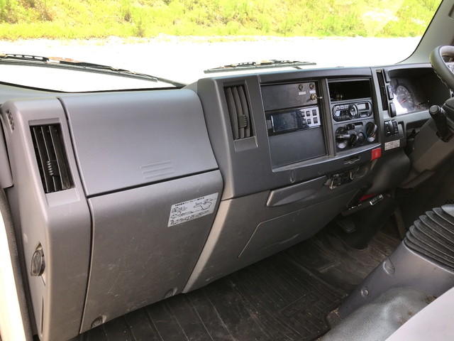 いすゞエルフ冷凍車（冷蔵車）小型（2t・3t）[写真30]