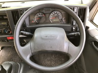 いすゞエルフ冷凍車（冷蔵車）小型（2t・3t）[写真33]