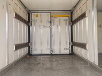 いすゞエルフ冷凍車（冷蔵車）小型（2t・3t）[写真12]