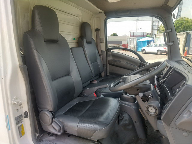 いすゞエルフ冷凍車（冷蔵車）小型（2t・3t）[写真27]