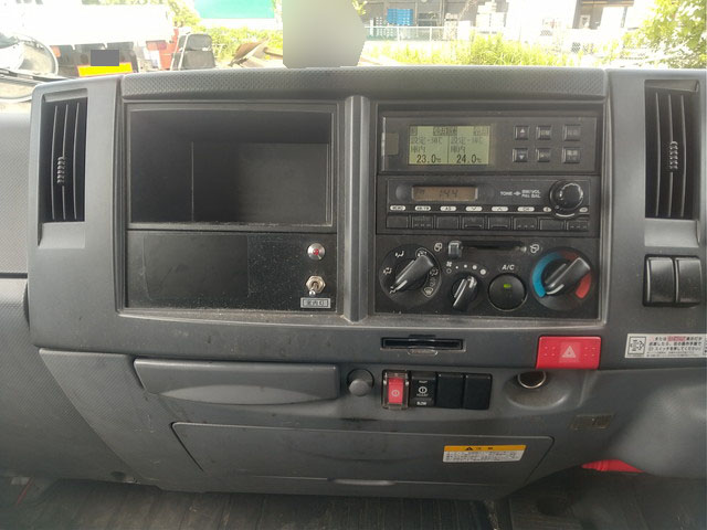 いすゞエルフ冷凍車（冷蔵車）小型（2t・3t）[写真32]