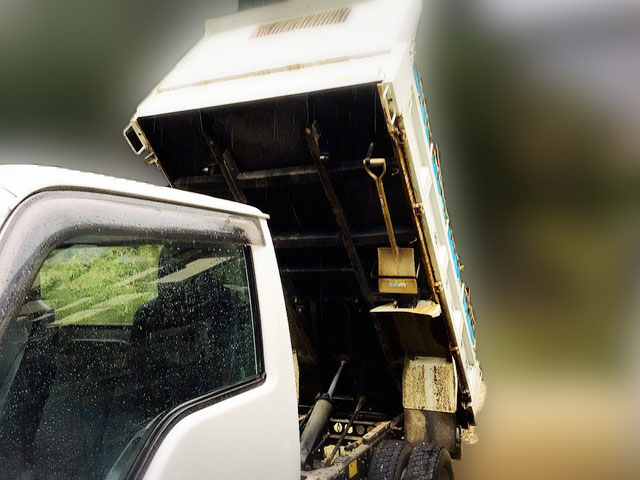 いすゞエルフダンプ小型（2t・3t）[写真11]