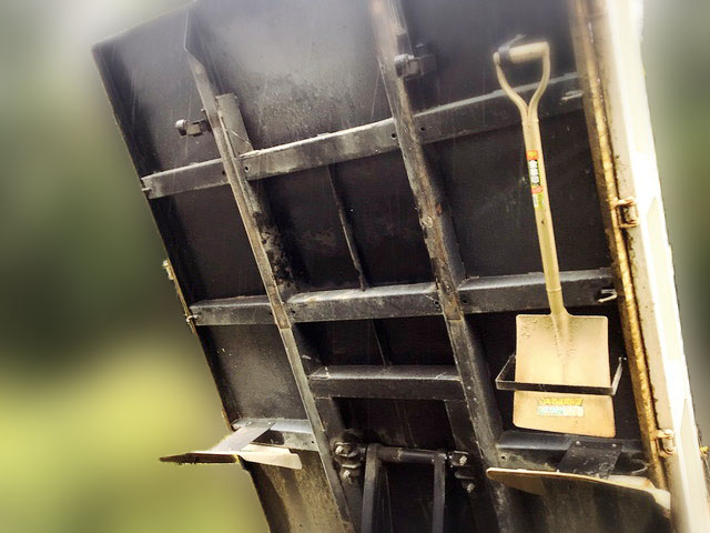 いすゞエルフダンプ小型（2t・3t）[写真12]