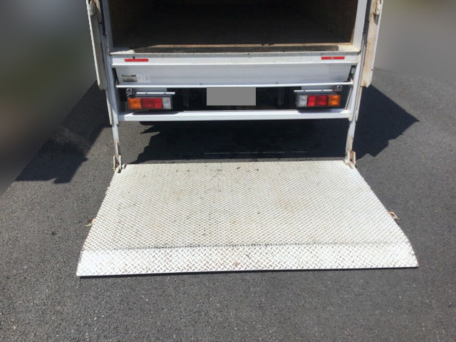 三菱ふそうキャンターアルミバン小型（2t・3t）[写真16]