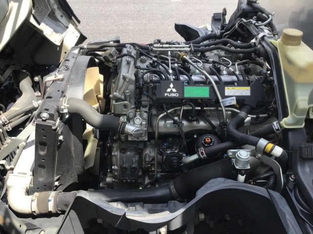 三菱ふそうキャンターアルミバン小型（2t・3t）[写真22]