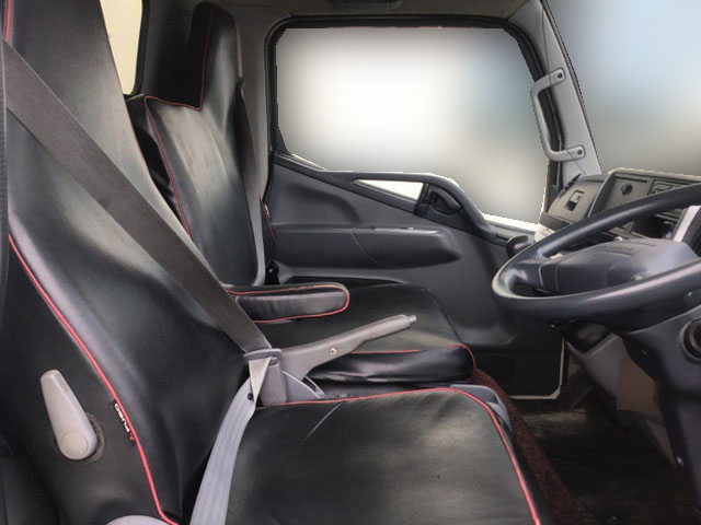 三菱ふそうキャンターアルミバン小型（2t・3t）[写真24]