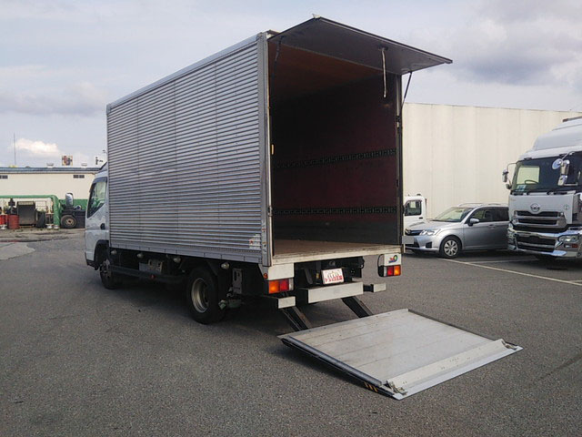 三菱ふそうキャンターアルミバン小型（2t・3t）[写真12]