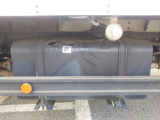 三菱ふそうキャンターアルミバン小型（2t・3t）[写真18]