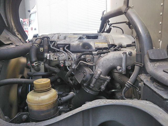 三菱ふそうキャンターアルミバン小型（2t・3t）[写真25]