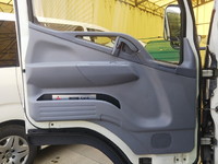 三菱ふそうキャンターアルミバン小型（2t・3t）[写真28]