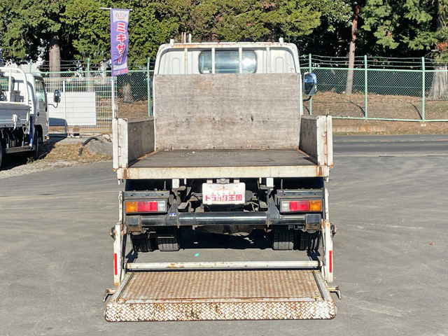 三菱ふそうキャンター平ボディ小型（2t・3t）[写真10]