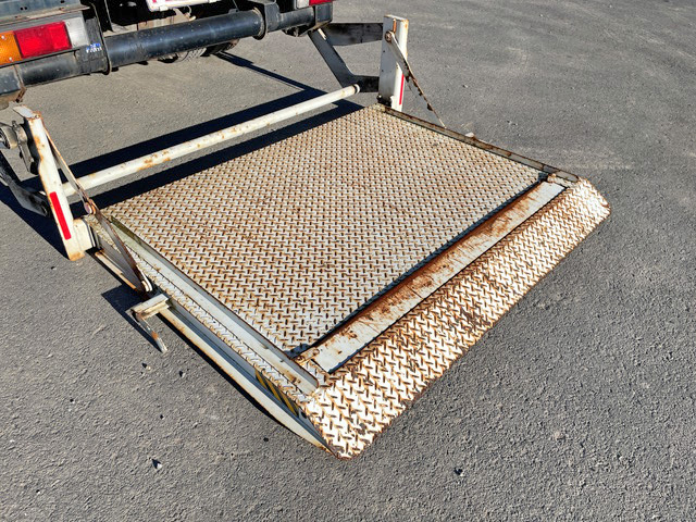 三菱ふそうキャンター平ボディ小型（2t・3t）[写真19]