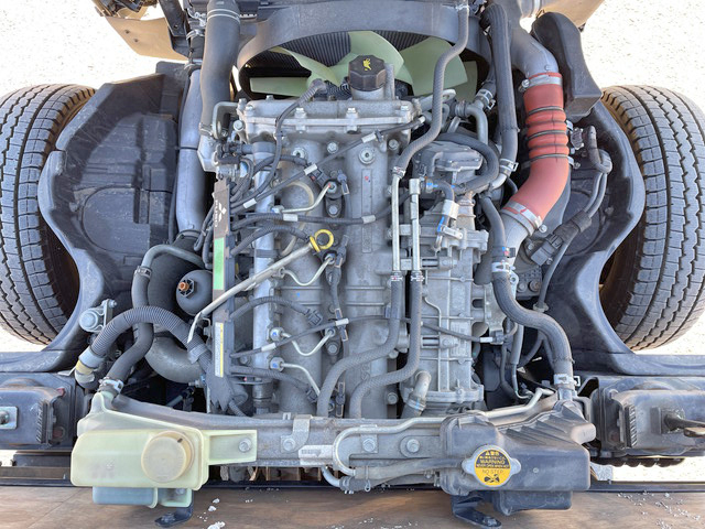 三菱ふそうキャンター平ボディ小型（2t・3t）[写真28]