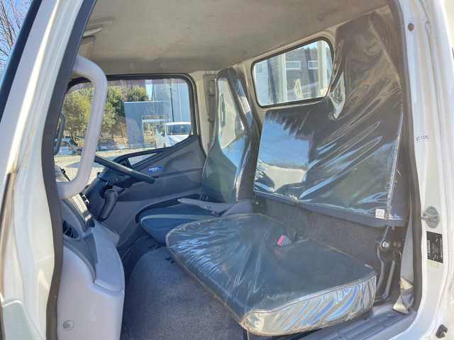 三菱ふそうキャンター平ボディ小型（2t・3t）[写真33]