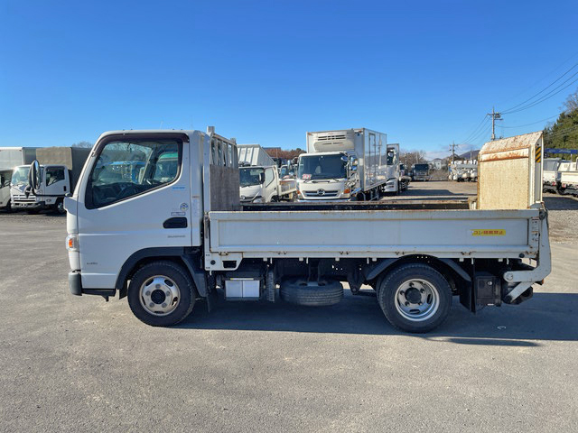 三菱ふそうキャンター平ボディ小型（2t・3t）[写真05]
