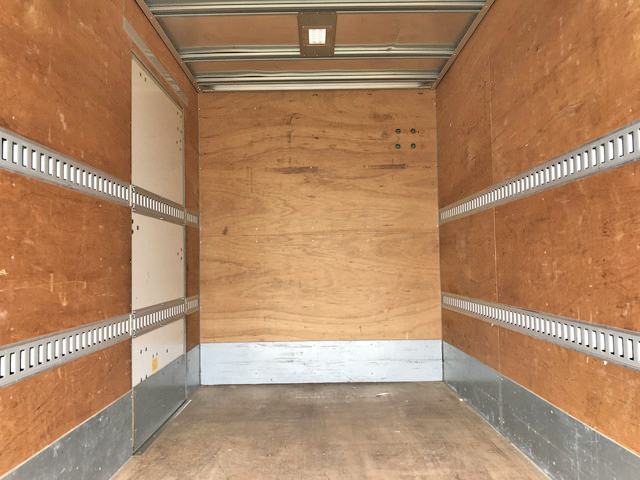 日野デュトロアルミバン小型（2t・3t）[写真12]